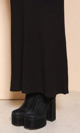 モデル：163cm（着用サイズ：FREE　着用カラー：BLK）
