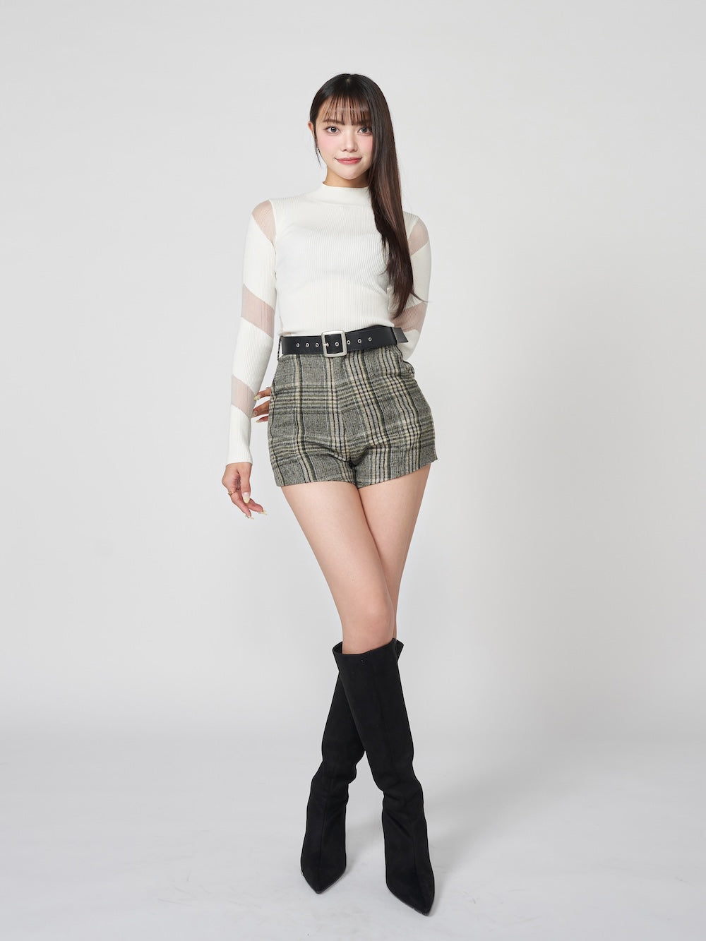 モデル：163cm（着用サイズ：S　着用カラー：KHA）