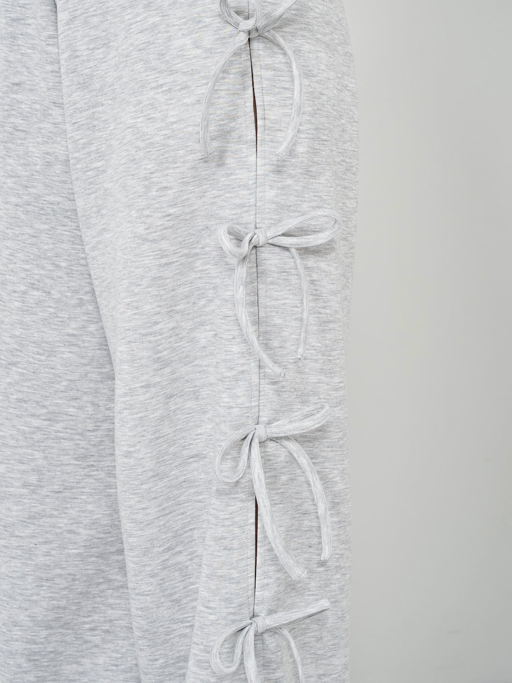 モデル：163cm（着用サイズ：FREE　着用カラー：GRY）