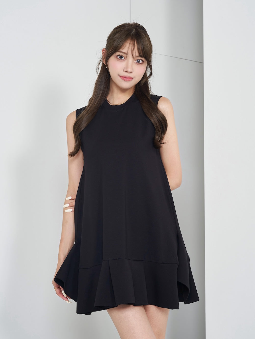 モデル：163cm（着用サイズ：FREE　着用カラー：BLK）