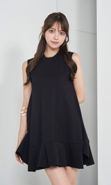 モデル：163cm（着用サイズ：FREE　着用カラー：BLK）
