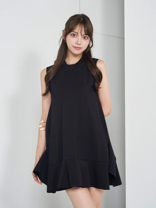 モデル：163cm（着用サイズ：FREE　着用カラー：BLK）