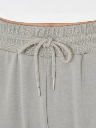モデル：163cm（着用サイズ：FREE　着用カラー：GRY）