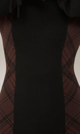 モデル：163cm（着用サイズ：FREE　着用カラー：BLK）