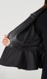 モデル：163cm（着用サイズ：FREE　着用カラー：BLK）