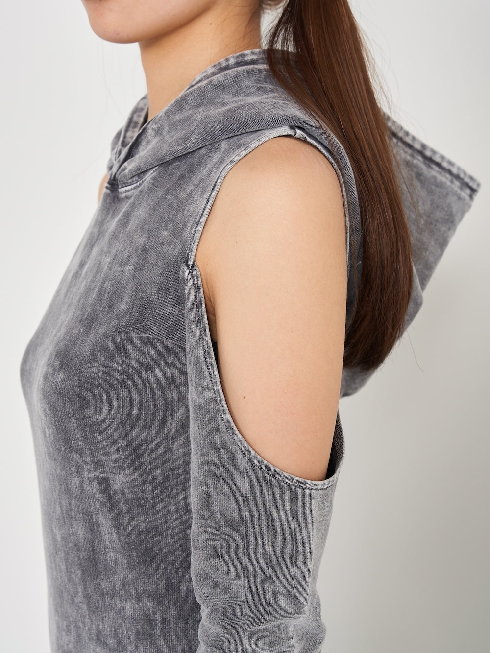 モデル：163cm（着用サイズ：FREE　着用カラー：C-GRY）