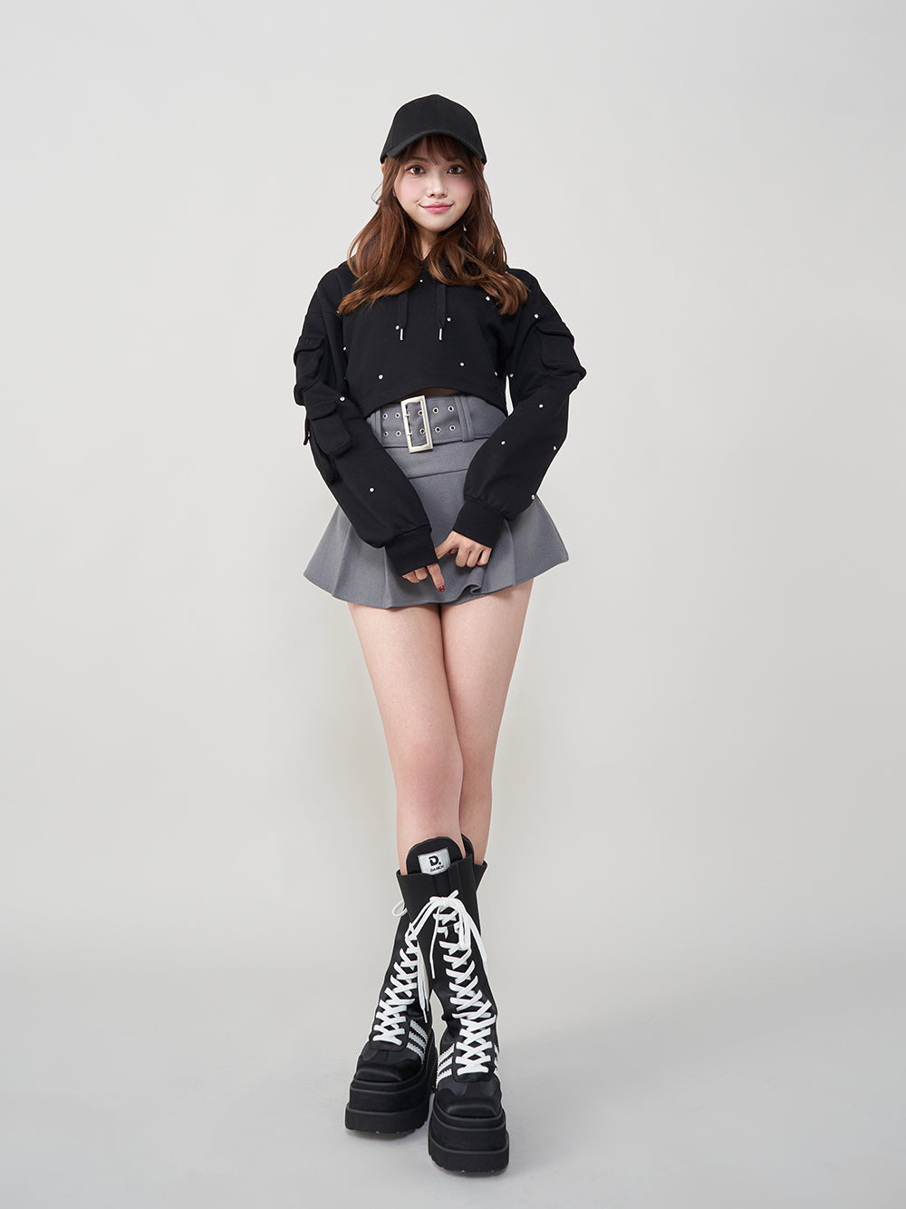 モデル：163cm（着用サイズ：FREE　着用カラー：BLK）