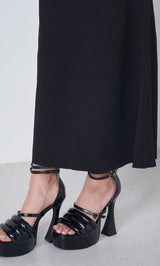 モデル：163cm（着用サイズ：FREE　着用カラー：BLK）