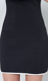 モデル：163cm（着用サイズ：FREE　着用カラー：BLK）