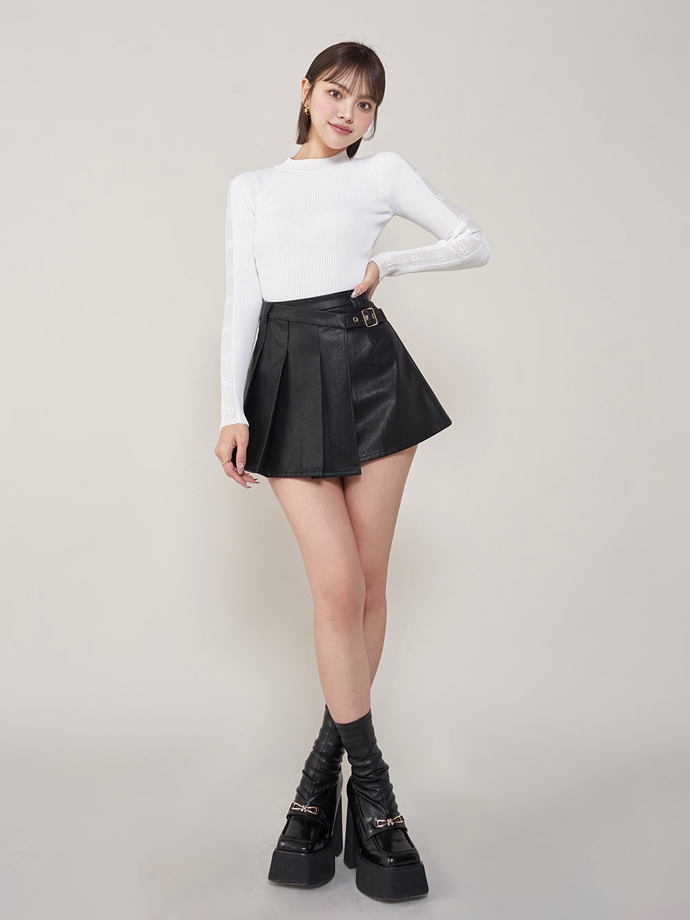 モデル：163cm（着用サイズ：S　着用カラー：BLK）
