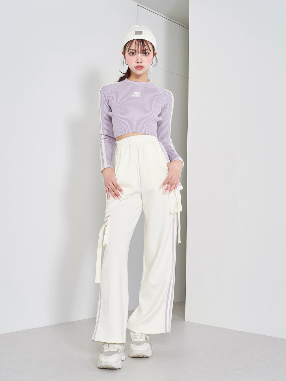モデル：163cm（着用サイズ：FREE　着用カラー：WHT）