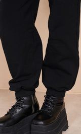 モデル：163cm（着用サイズ：FREE　着用カラー：BLK）