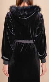 モデル：163cm（着用サイズ：FREE　着用カラー：BLK）