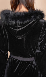 モデル：163cm（着用サイズ：FREE　着用カラー：BLK）