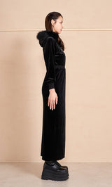 モデル：163cm（着用サイズ：FREE　着用カラー：BLK）