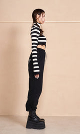 モデル：163cm（着用サイズ：FREE　着用カラー：BLK）