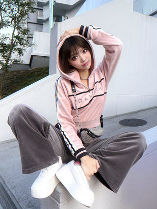 モデル：163cm（着用サイズ：FREE　着用カラー：PNK）