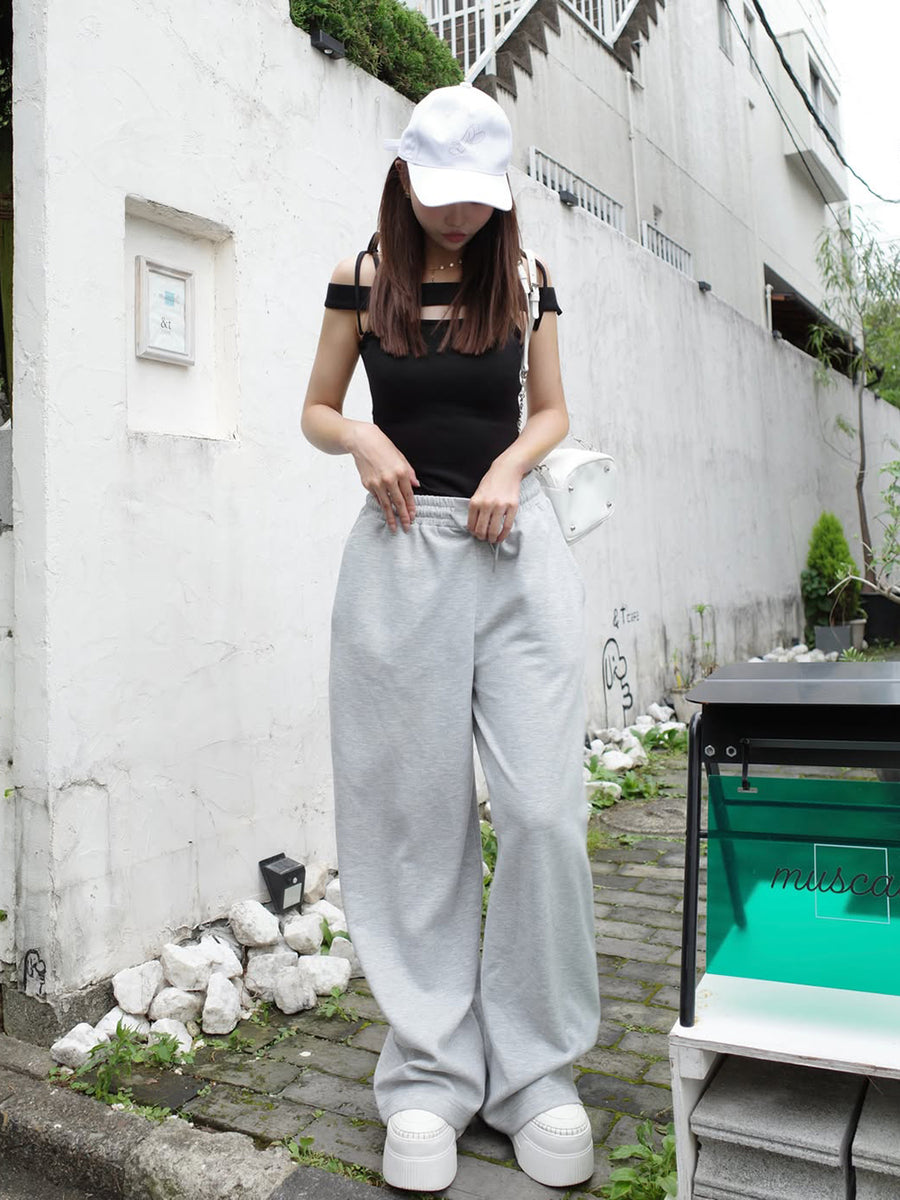 モデル：163cm（着用サイズ：FREE　着用カラー：GRY）
