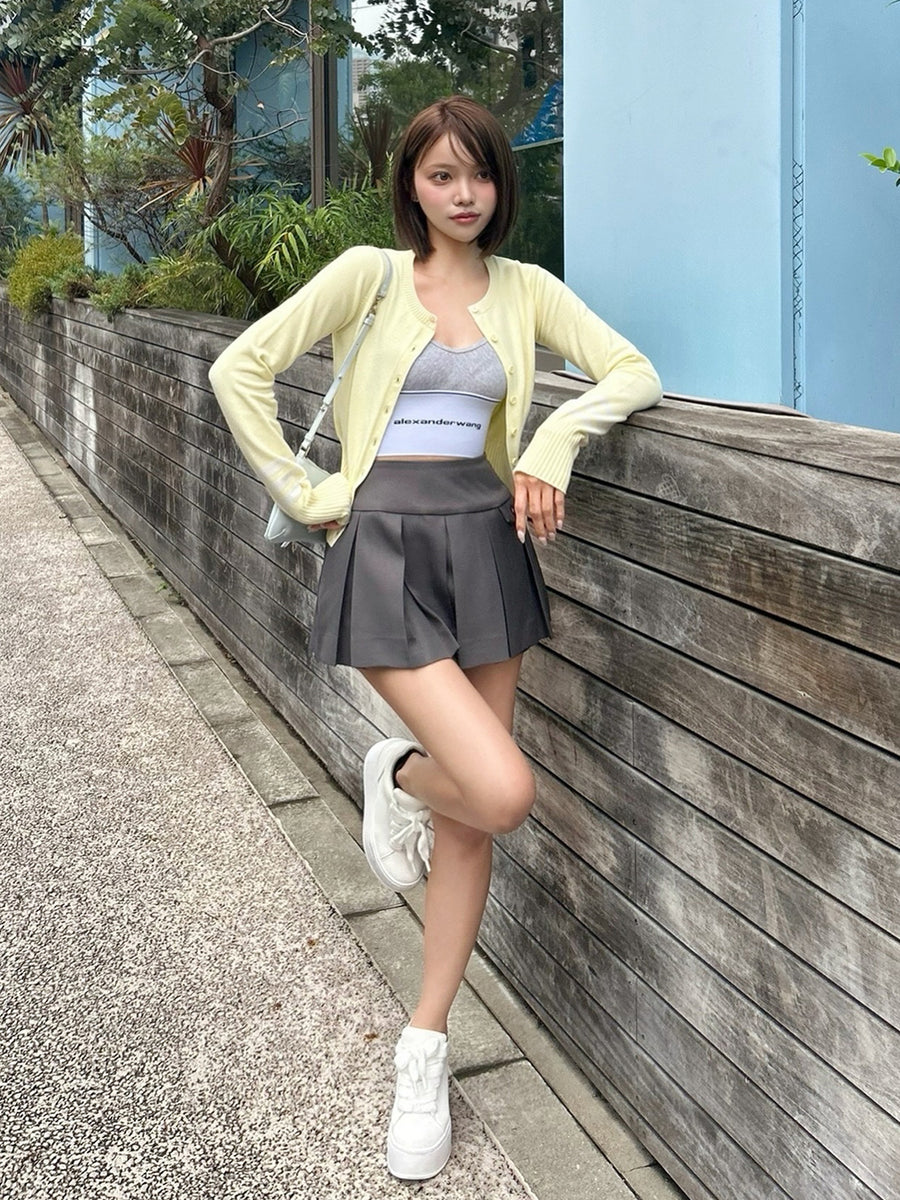 モデル：163cm（着用サイズ：FREE　着用カラー：YEL）