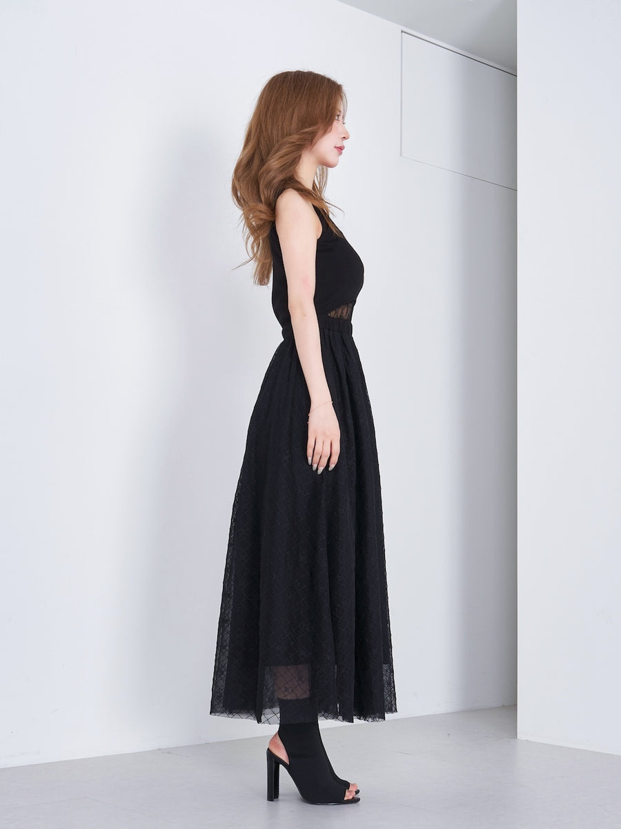 モデル：158cm（着用サイズ：FREE　着用カラー：BLK）