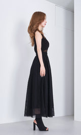 モデル：158cm（着用サイズ：FREE　着用カラー：BLK）