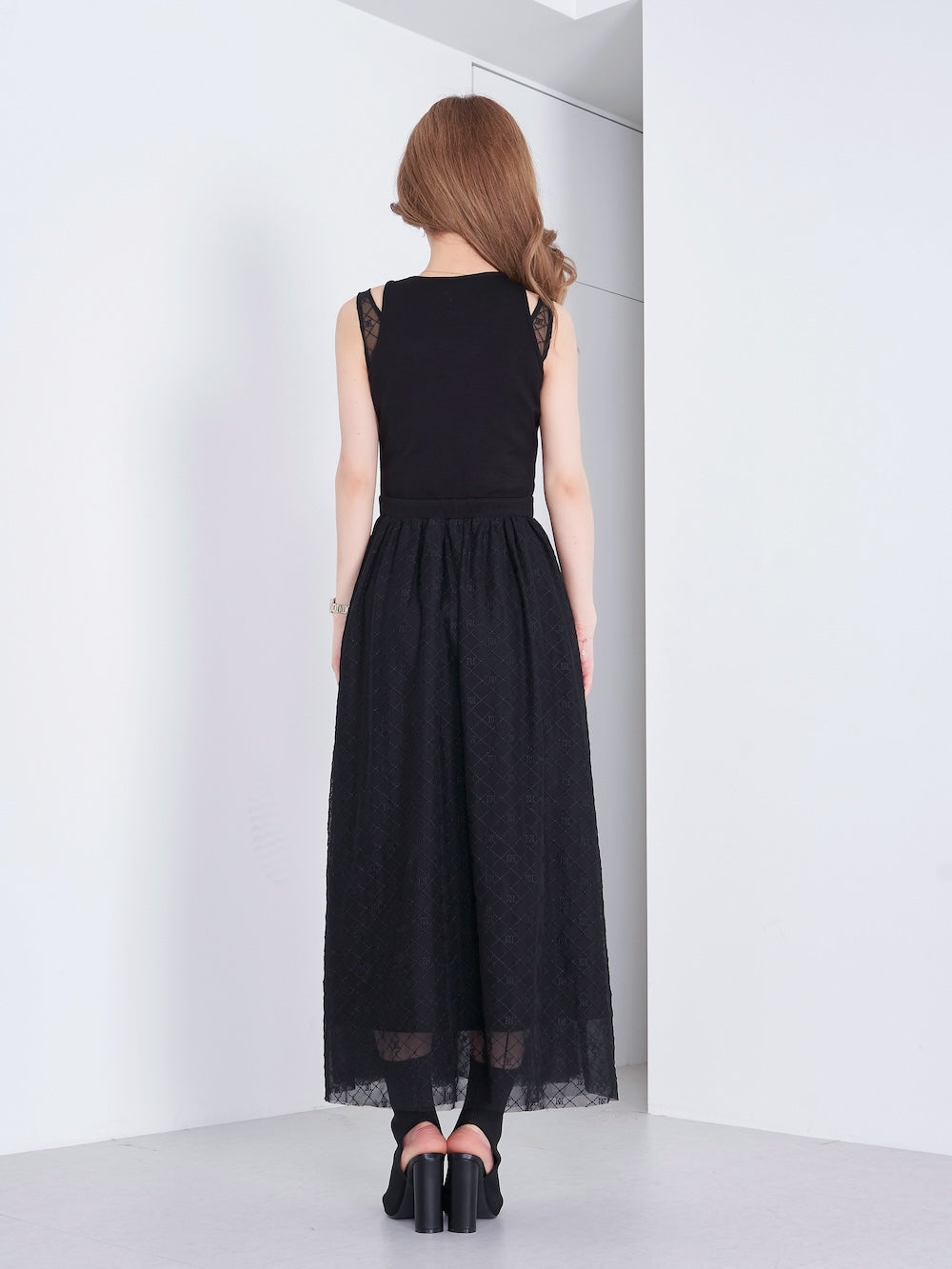 モデル：158cm（着用サイズ：FREE　着用カラー：BLK）