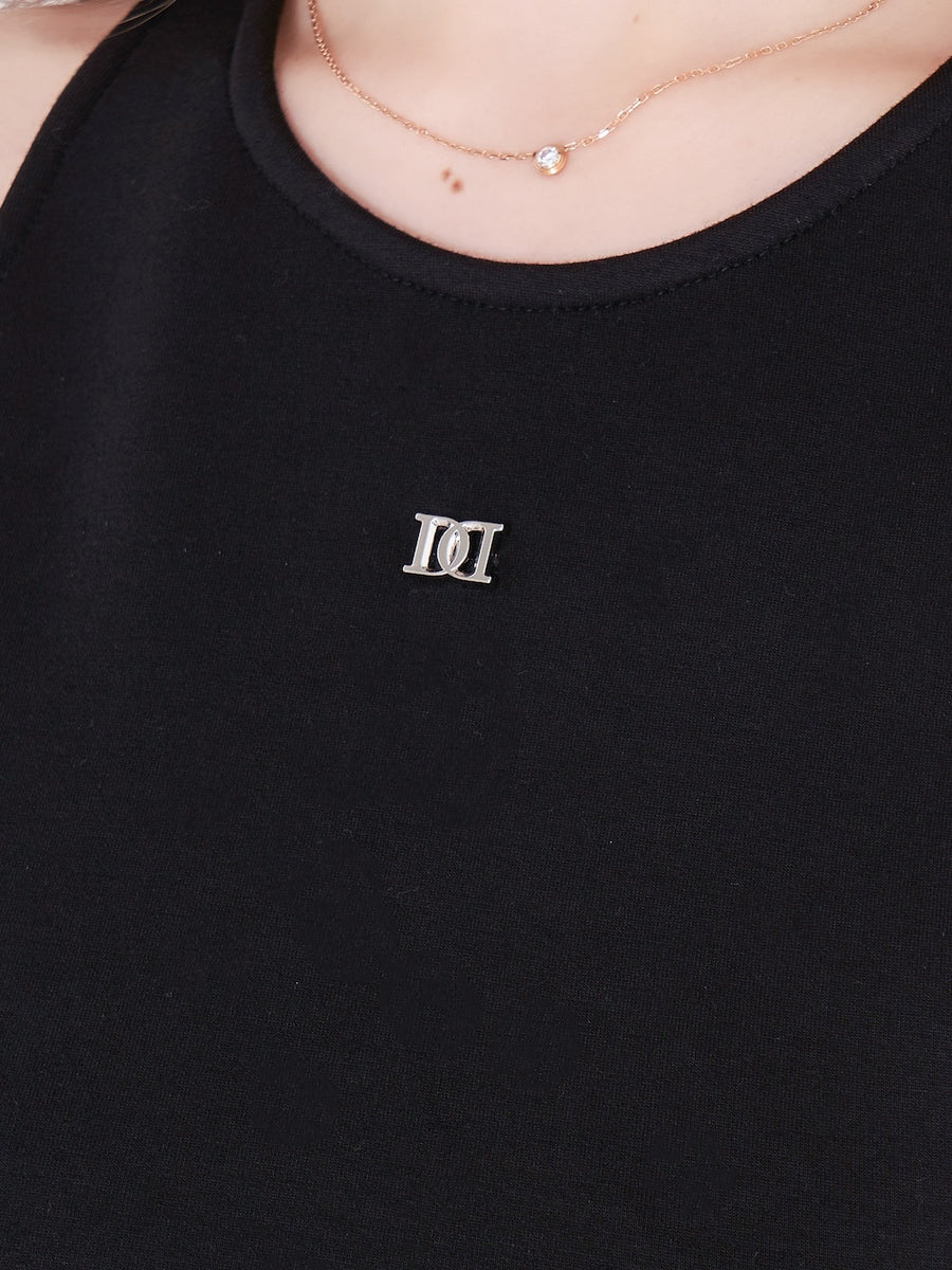 モデル：158cm（着用サイズ：FREE　着用カラー：BLK）