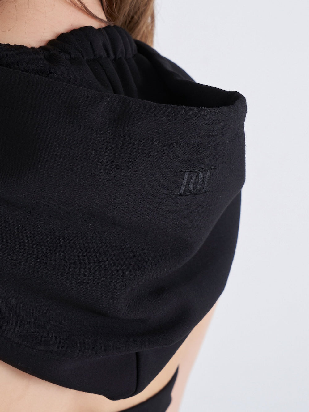 モデル：158cm（着用サイズ：FREE　着用カラー：BLK）