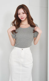 モデル：158cm（着用サイズ：FREE　着用カラー：GRY）