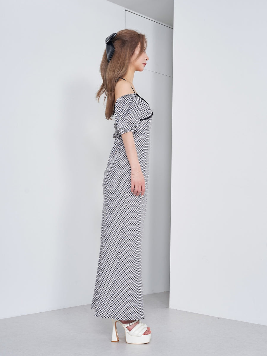 モデル：158cm（着用サイズ：FREE　着用カラー：BLK）