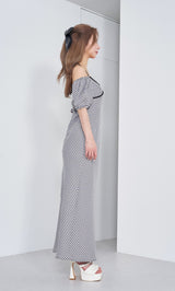 モデル：158cm（着用サイズ：FREE　着用カラー：BLK）