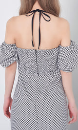 モデル：158cm（着用サイズ：FREE　着用カラー：BLK）