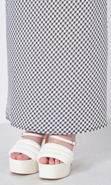 モデル：158cm（着用サイズ：FREE　着用カラー：BLK）