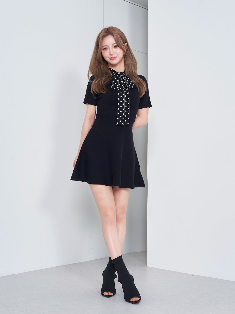 モデル：158cm（着用サイズ：FREE　着用カラー：BLK）