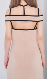 モデル：158cm（着用サイズ：FREE　着用カラー：BEG）