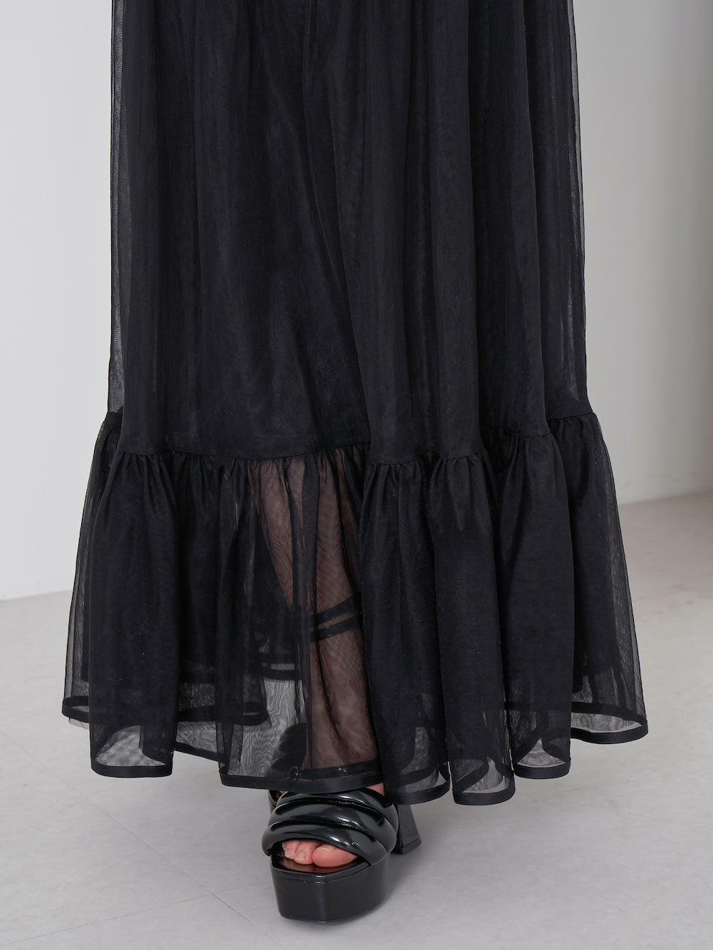 モデル：163cm（着用サイズ：FREE　着用カラー：BLK）