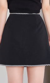 モデル：158cm（着用サイズ：S　着用カラー：BLK）