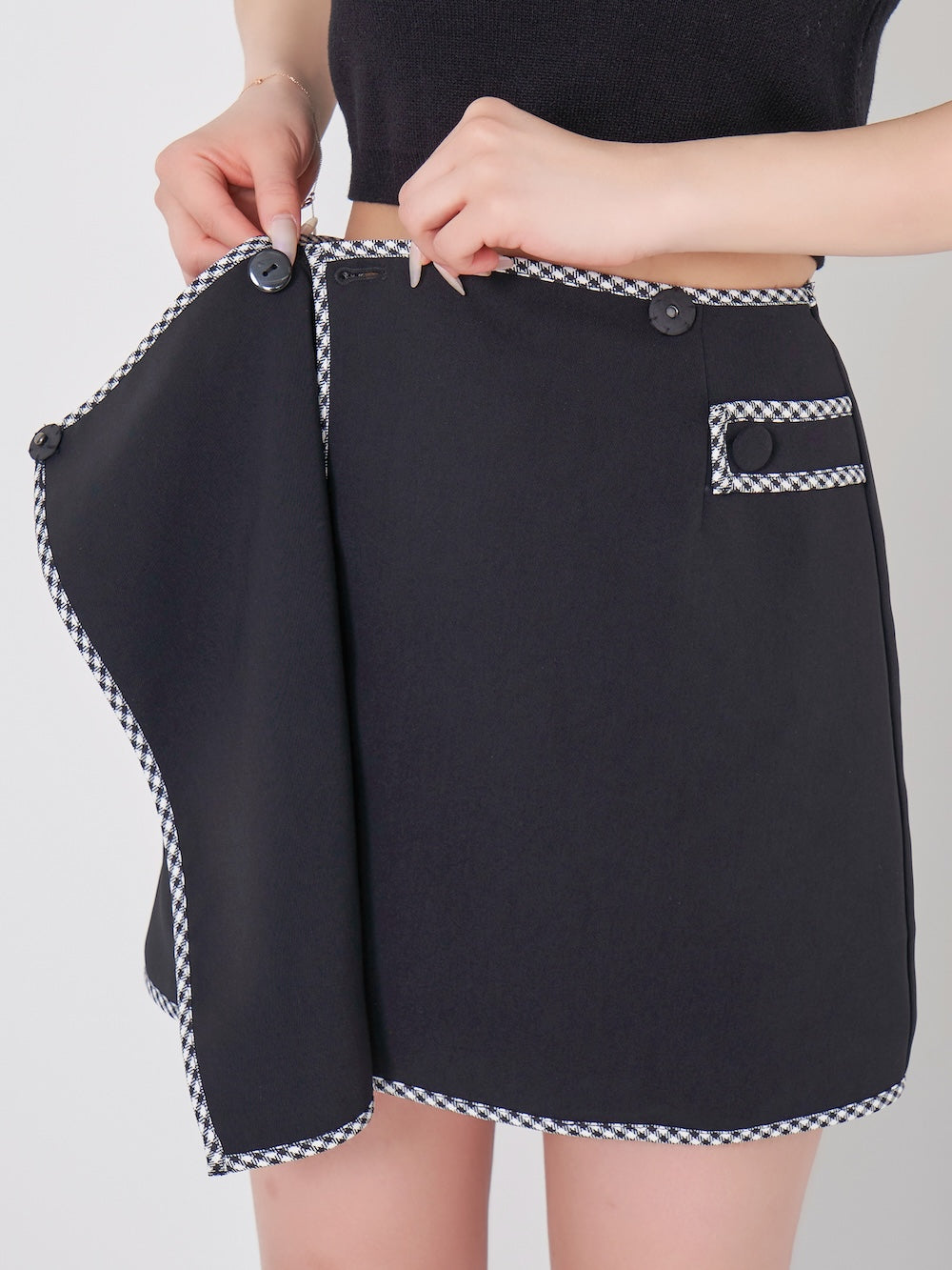 モデル：158cm（着用サイズ：S　着用カラー：BLK）