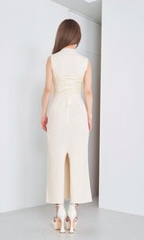 モデル：158cm（着用サイズ：FREE　着用カラー：IVO）