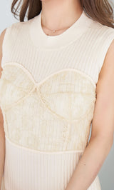 モデル：158cm（着用サイズ：FREE　着用カラー：IVO）