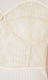 モデル：158cm（着用サイズ：FREE　着用カラー：IVO）