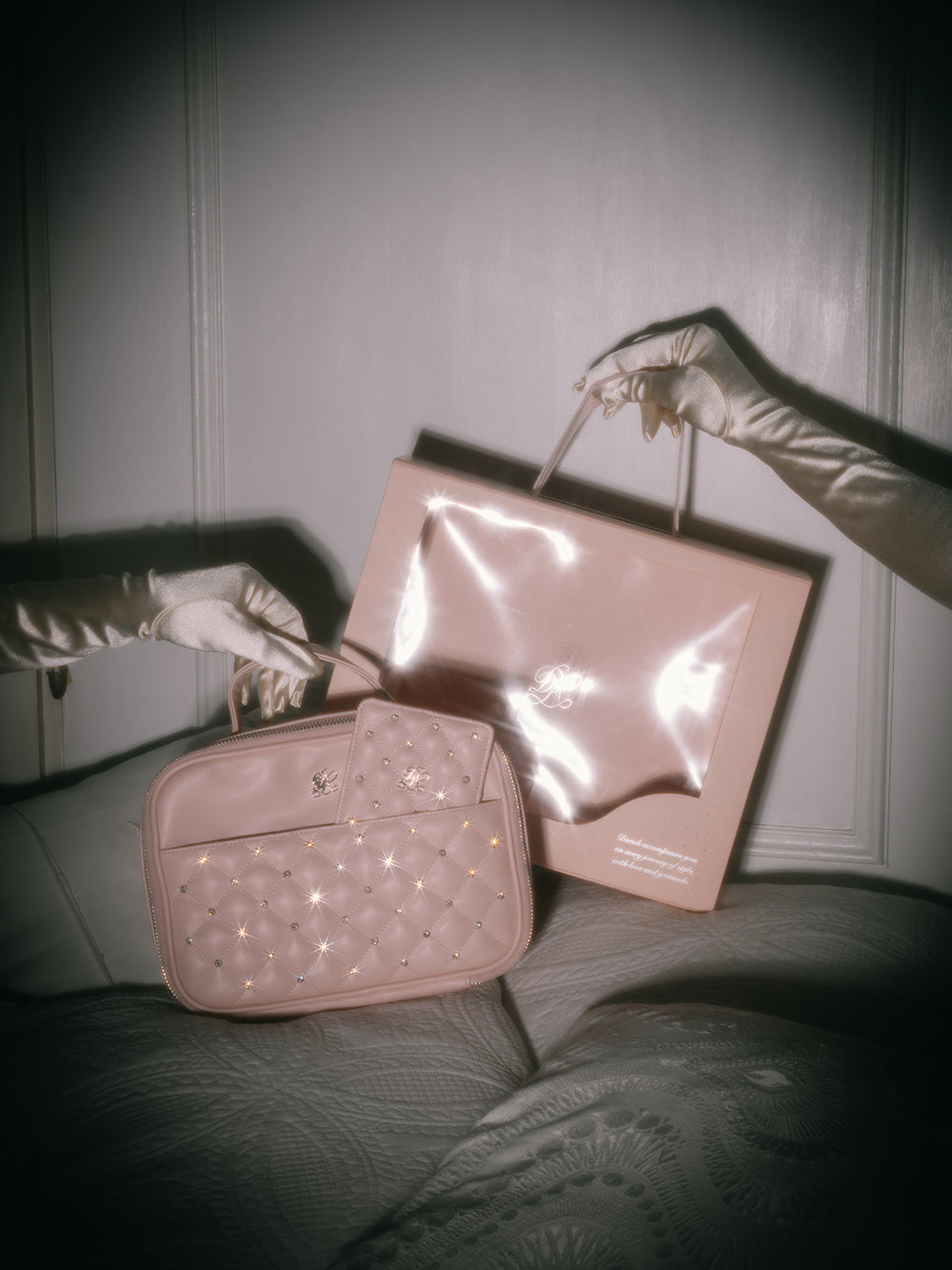 【Novelty】Signature DR Quilted Vanity & Hand Mirror