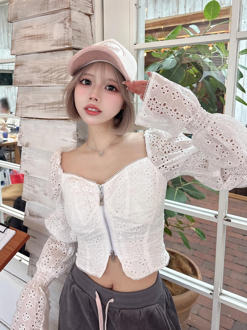 モデル：155cm（着用サイズ：FREE　着用カラー：WHT）