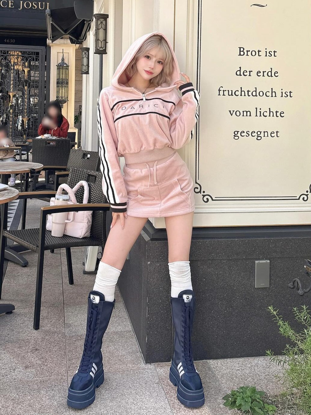ラインベロアショートフーディ