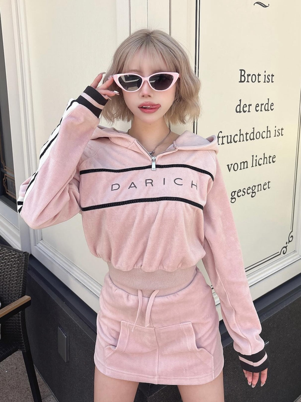 ラインベロアショートフーディ