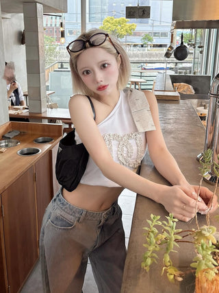 モデル：155cm（着用サイズ：FREE　着用カラー：WHT）