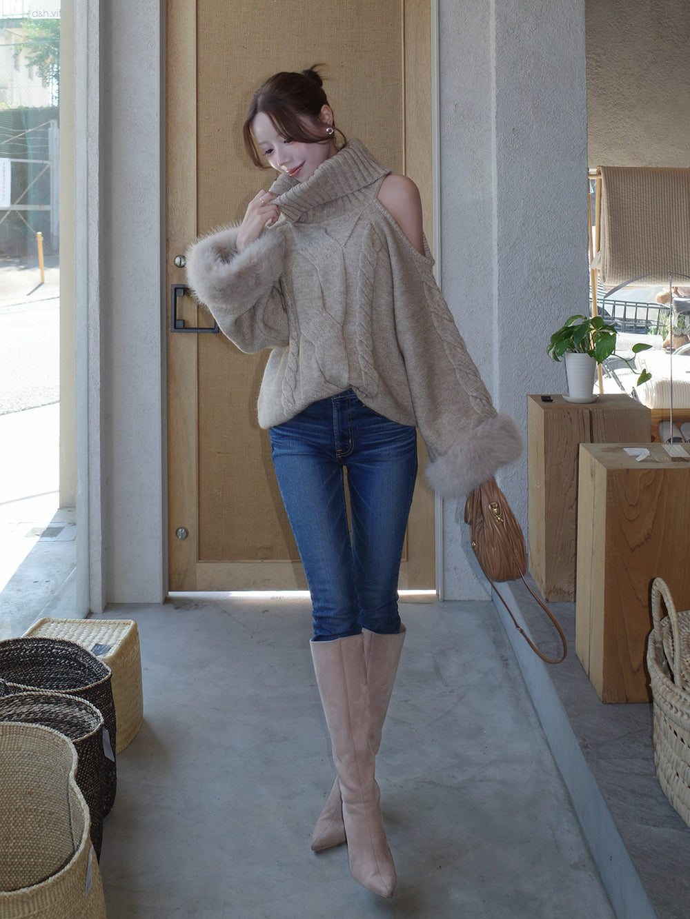 モデル：155cm（着用サイズ：FREE　着用カラー：BEG）