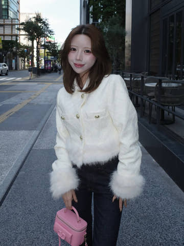 モデル：155cm（着用サイズ：S　着用カラー：IVO）