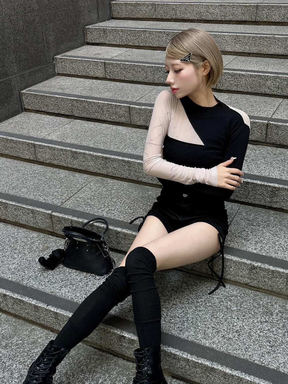 モデル：155cm（着用サイズ：FREE　着用カラー：BLK）