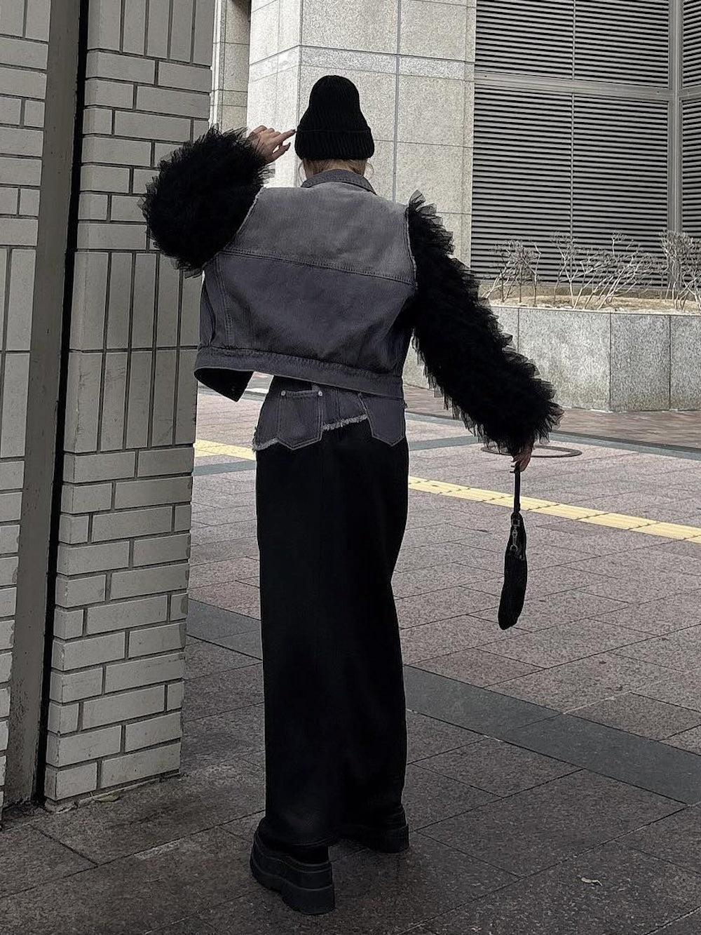 モデル：155cm（着用サイズ：FREE　着用カラー：BLK）